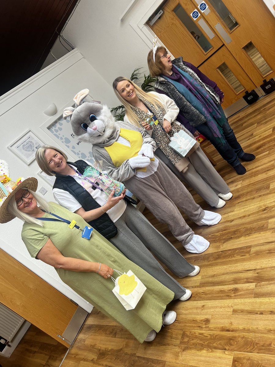 Easter fun at the hospice today! 🐣 Huge thanks to our Family Support Team for the egg &amp; bonnet competitions 🎨👒 and to the Easter Bunny for hopping by! 🐰 Congrats to our winners, and special thanks to the riding school for a magical visit 🐎✨ #EasterJoy #HospiceCare