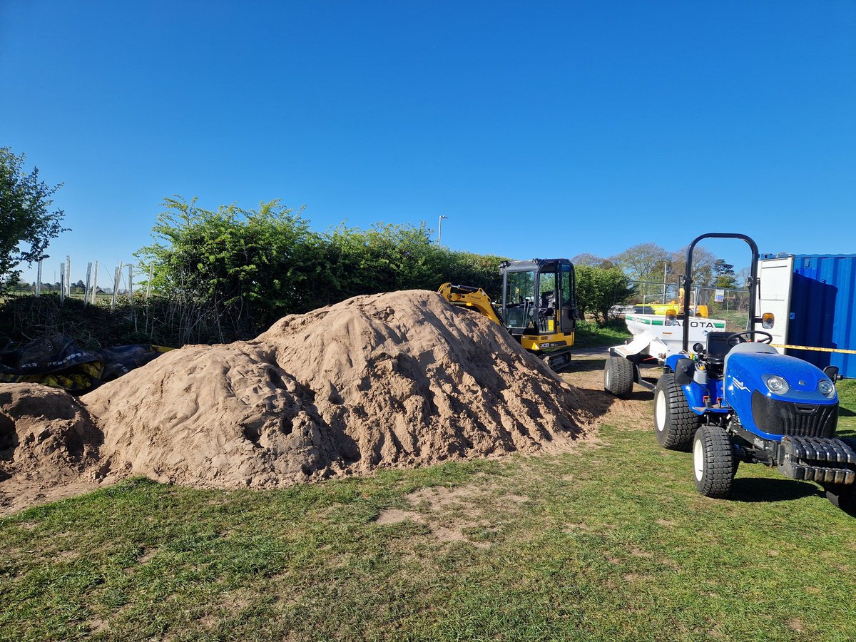 seanclixby5's tweet image. 2/3
📣Still fertilising to do when conditions allow 🌧🙏

📣Goalmouths/hard worn areas renovations to be done over next week or so

📣We've just entered our 6th year of @wearetheGMA  @FootballFoundtn @LincolnshireFA Enhanced Grass Pitch Maintenance Fund ✅️