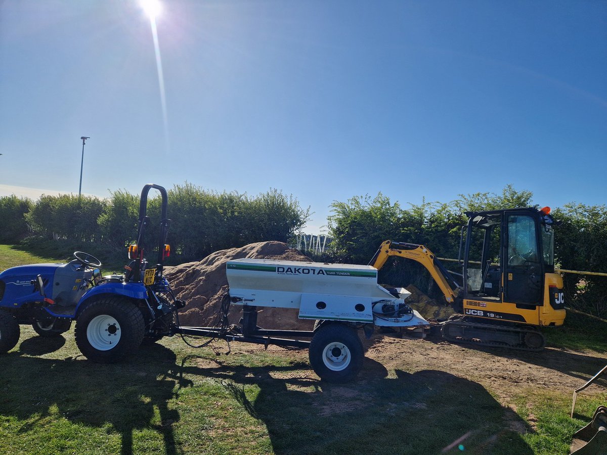 seanclixby5's tweet image. 2/3
📣Still fertilising to do when conditions allow 🌧🙏

📣Goalmouths/hard worn areas renovations to be done over next week or so

📣We've just entered our 6th year of @wearetheGMA  @FootballFoundtn @LincolnshireFA Enhanced Grass Pitch Maintenance Fund ✅️