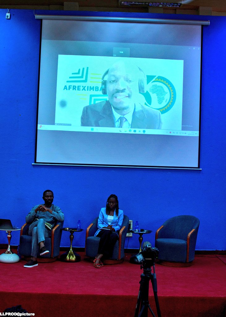 [FALGD 2ème édition]

Dr. Sampawendé Jules TAPSOBA, a intervenu en ligne lors de cet atelier  sur comment bâtir une trajectoire professionnelle à succès 

«Le vrai succès, c'est ce que vous laissez comme impact dans la société. Quel est votre empreinte ?»  

#GOLY