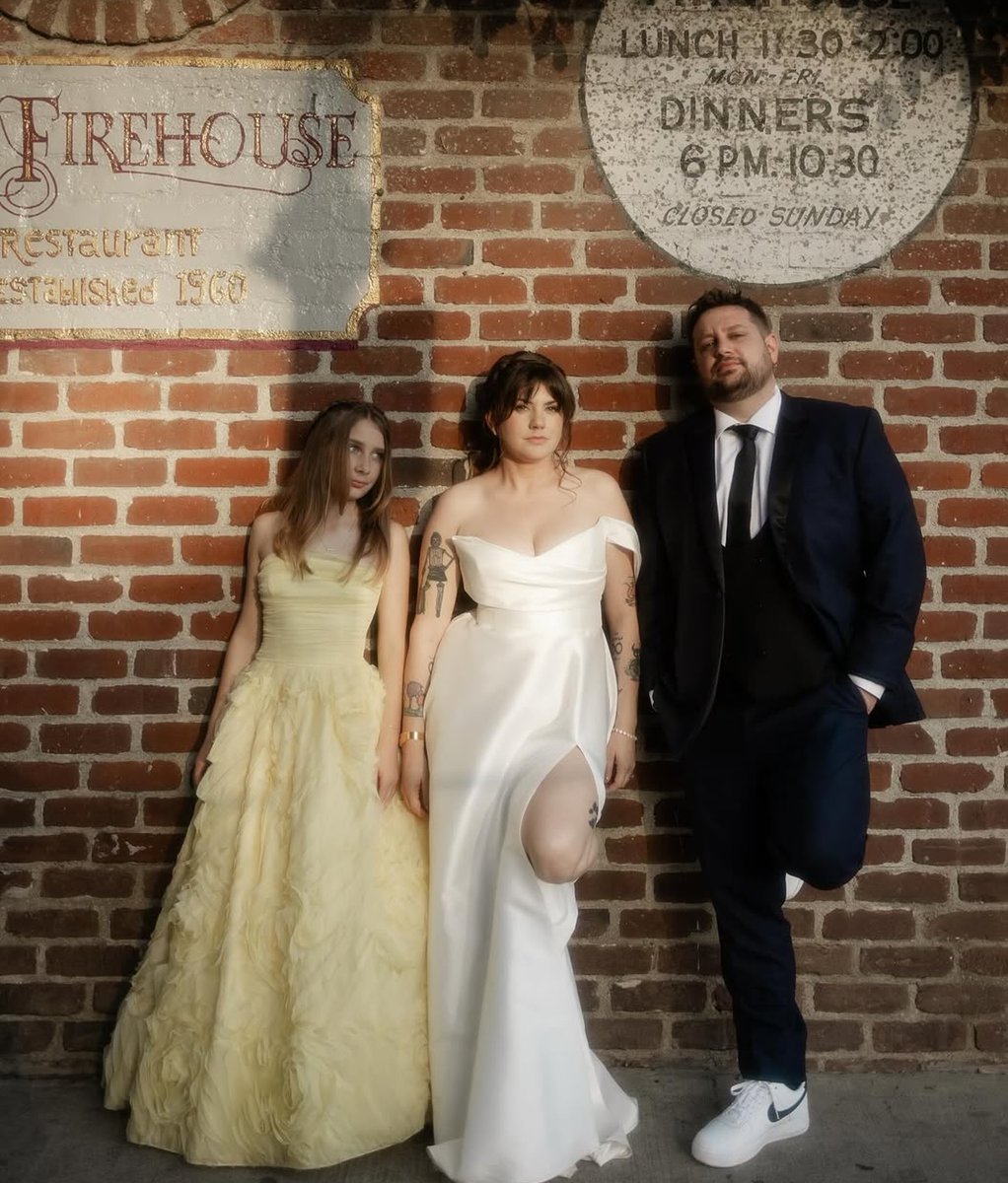 #TBT to Saturday, April 5th - which was indeed a nice day, for a white wedding… bit.ly/FHRealWeddings