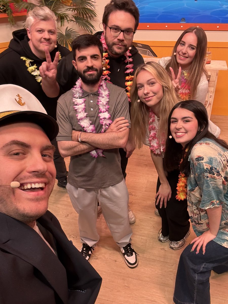 Cette émission spéciale #ZLAN2025 est terminée ! Le selfie habituel de nos invités du jour