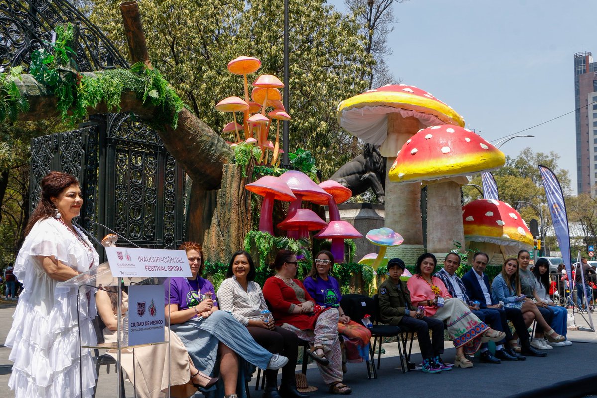 ClaraBrugadaM's tweet image. Inauguramos el @BosqueFest Spora 2025 que contará con más de 200 actividades gratuitas del 17 al 27 de abril. Esta cuarta edición está dedicada a los hongos y su papel esencial en la vida. Reconocemos el esfuerzo del sector público y de la iniciativa privada que ha hecho posible…