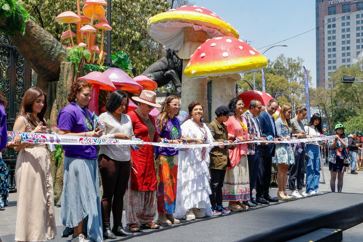 Inauguramos el <a href="/BosqueFest/">Spora: Festival del Bosque de Chapultepec</a> Spora 2025 que contará con más de 200 actividades gratuitas del 17 al 27 de abril. Esta cuarta edición está dedicada a los hongos y su papel esencial en la vida. Reconocemos el esfuerzo del sector público y de la iniciativa privada que ha hecho posible