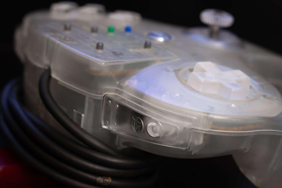 gamrjerome's tweet photo. My Project Renaissance #n64 controller build #retrogaming
ASCII Clear Controller
@ALinkToTao TaoStyx64 V4 OEM Pro Stick
@RockerGameMod Clear gate, Cap and Bowl
@drumstix576 Clear Buttons
#SS64 Start Button
White Pads https://t.co/U9KtyfPHRs