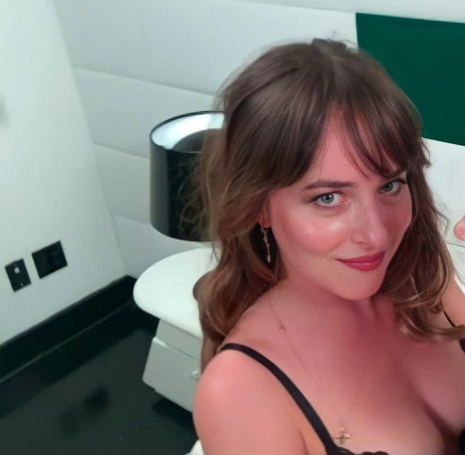 Dakota Johnson Behind the scenes of ‘The Nowhere Inn’ (2020).