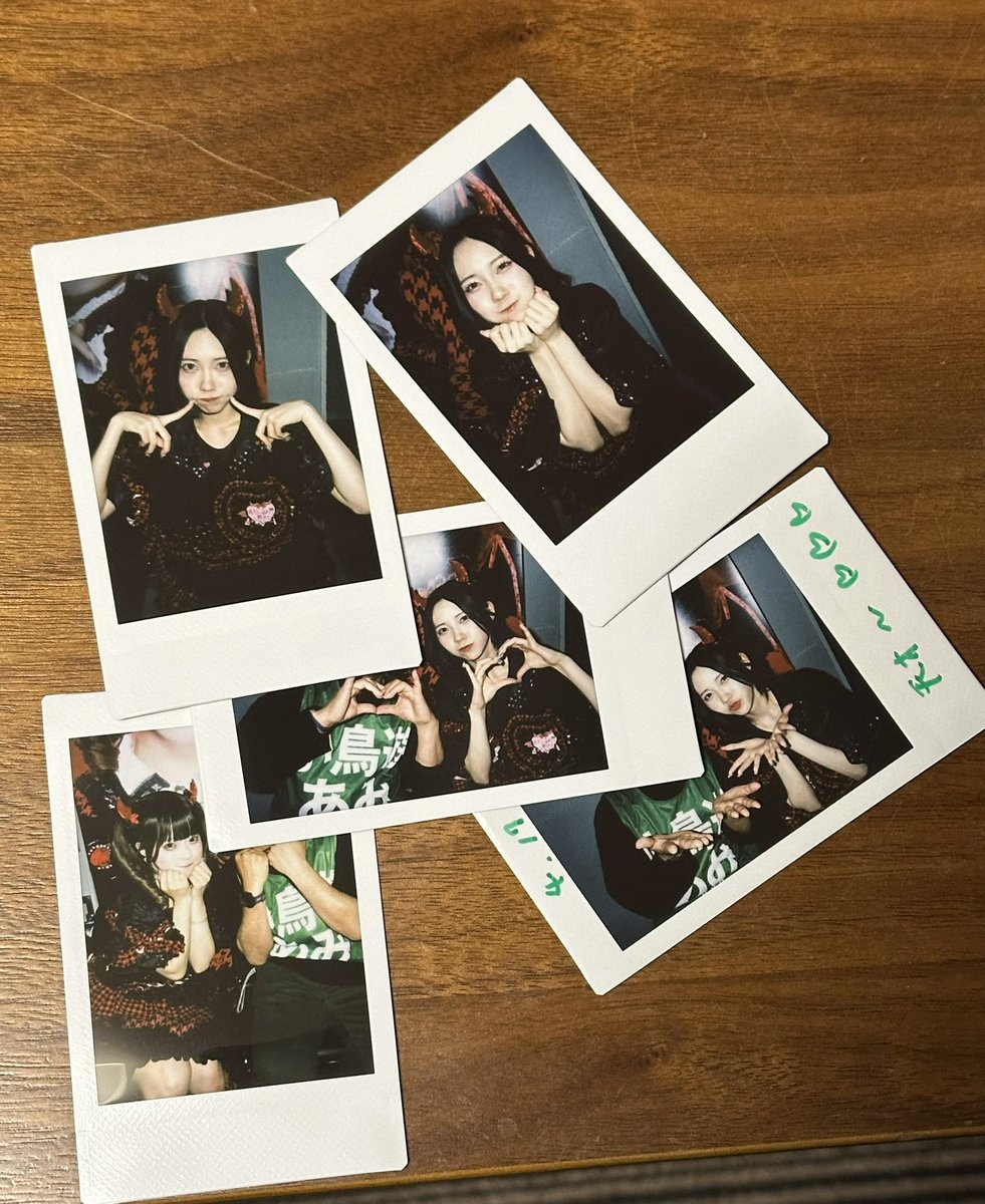 MCZShimajin's tweet image. とりあえず今日のチェキをあげておこう
（毎度のリーダへのご挨拶でも推しのビブス脱ぎません）

しかし明日のレギュレーションはどんなんだろか？

#DevilUp
#AVAM 
#あみごんに愛を
#気づいてゆかぴ