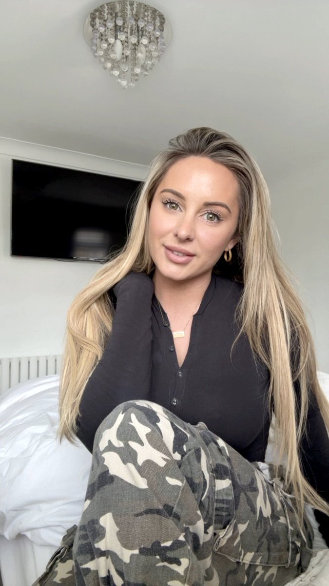 Proof that I’m still alive. Just been having a little social media break 😅💁🏼‍♀️