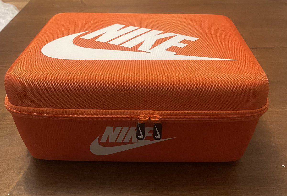BSNSPORTS_brown's tweet photo. Buying Nike Headwear just got a whole lot easier 
DM me! 
@Nike https://t.co/OQ4rgYqOTk