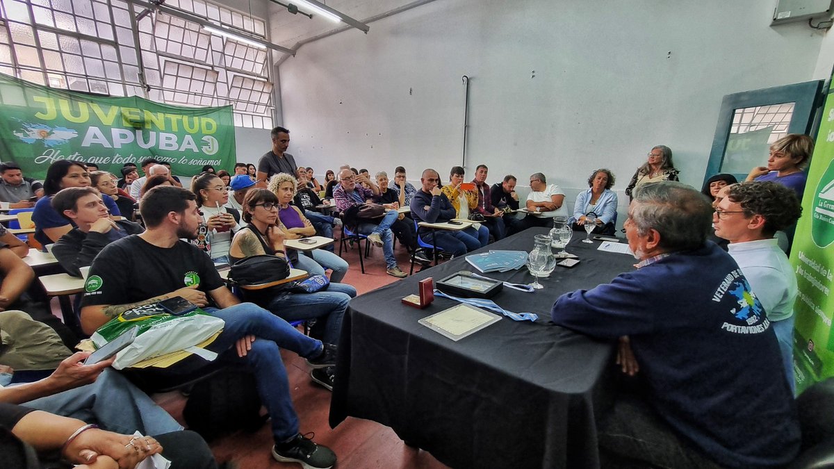 APUBA's tweet image. CONVERSATORIO SOBRE MALVINAS

“Las Malvinas son Argentinas”, fue el título del conversatorio realizado en el día de ayer, en la sede del CBC de Ramos Mejía, que invitó a ejercitar la memoria como mecanismo de construcción colectiva para tratar este tema tan sensible para las…