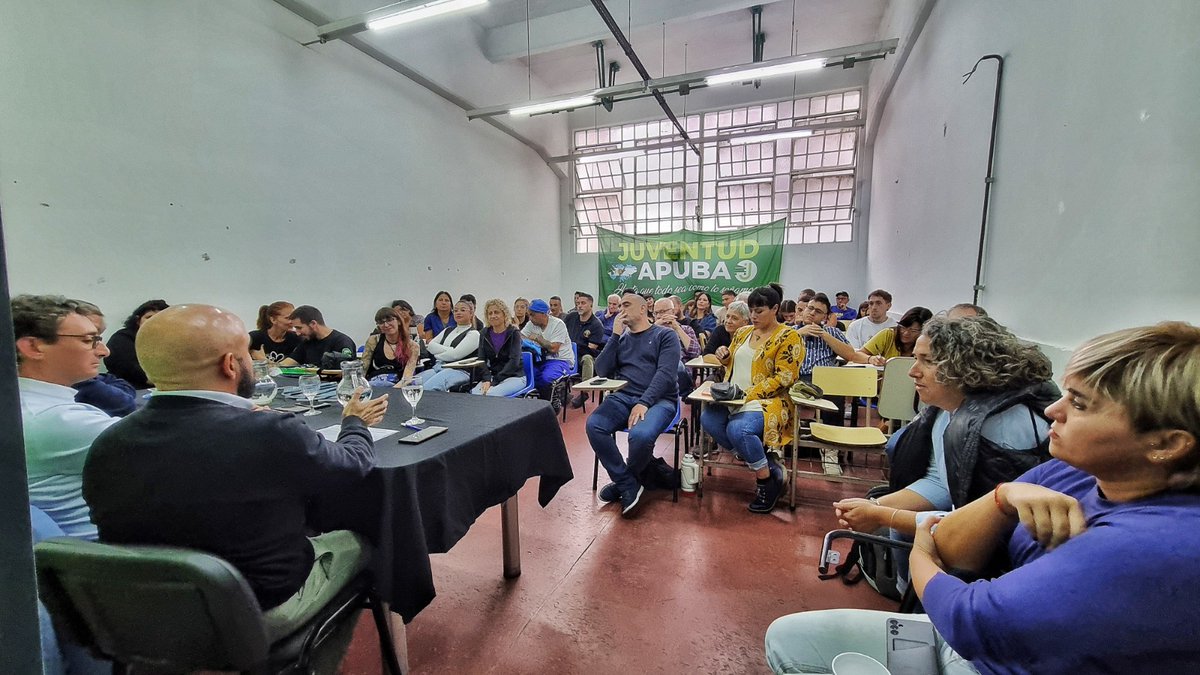 APUBA's tweet image. CONVERSATORIO SOBRE MALVINAS

“Las Malvinas son Argentinas”, fue el título del conversatorio realizado en el día de ayer, en la sede del CBC de Ramos Mejía, que invitó a ejercitar la memoria como mecanismo de construcción colectiva para tratar este tema tan sensible para las…