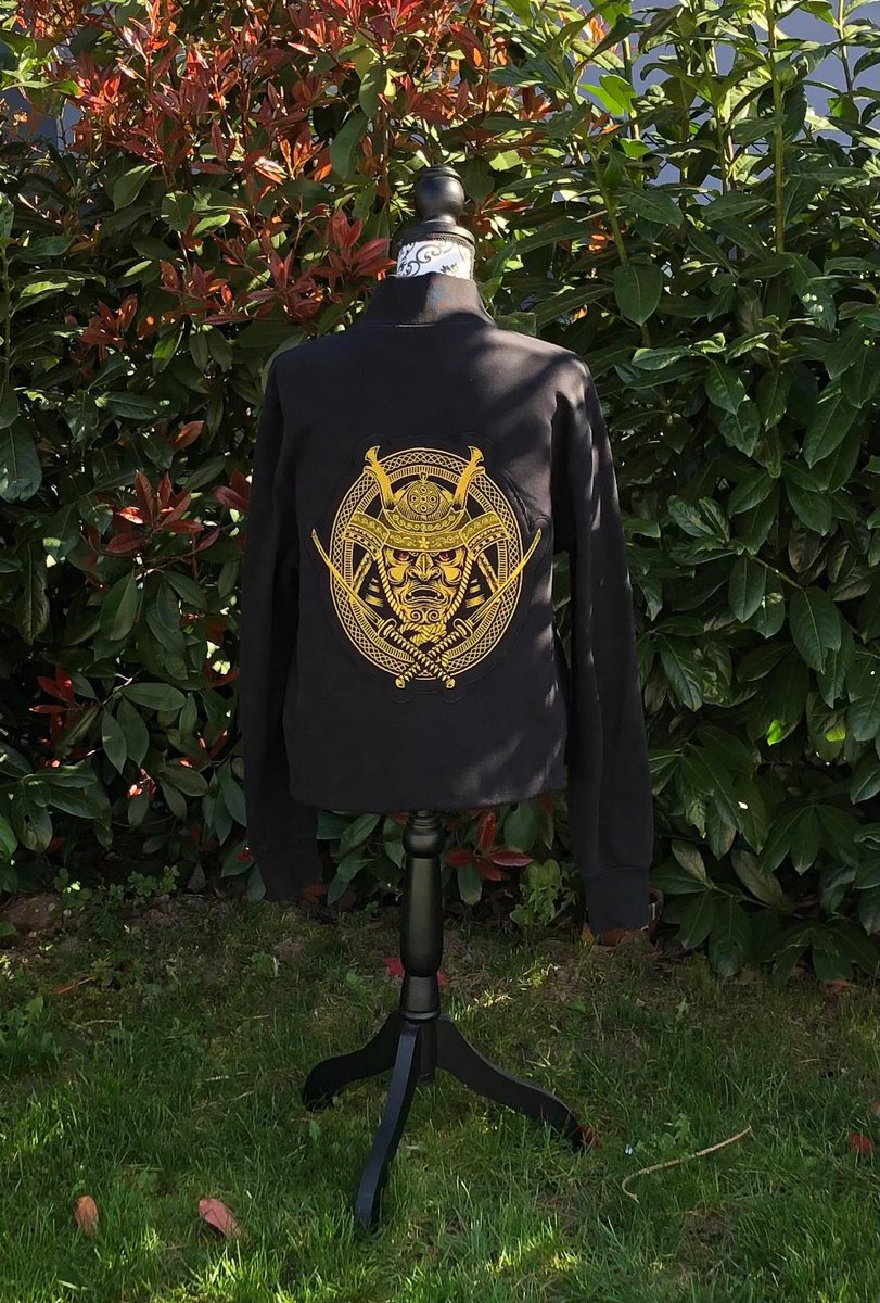 BBCGCrea's tweet photo. The last Samuraï 🇯🇵🏯👹
Appliqué de broderie en fil métallique doré - motif Samuraï
Découvrez le site : https://t.co/eg9Q4hlSzK
et...
La boutique en ligne : https://t.co/eg9Q4hlSzK
#desfilstedesetoiles #madeinalsace #broderiemachine #samuraï #broderiedorée https://t.co/pRexNwCD1R