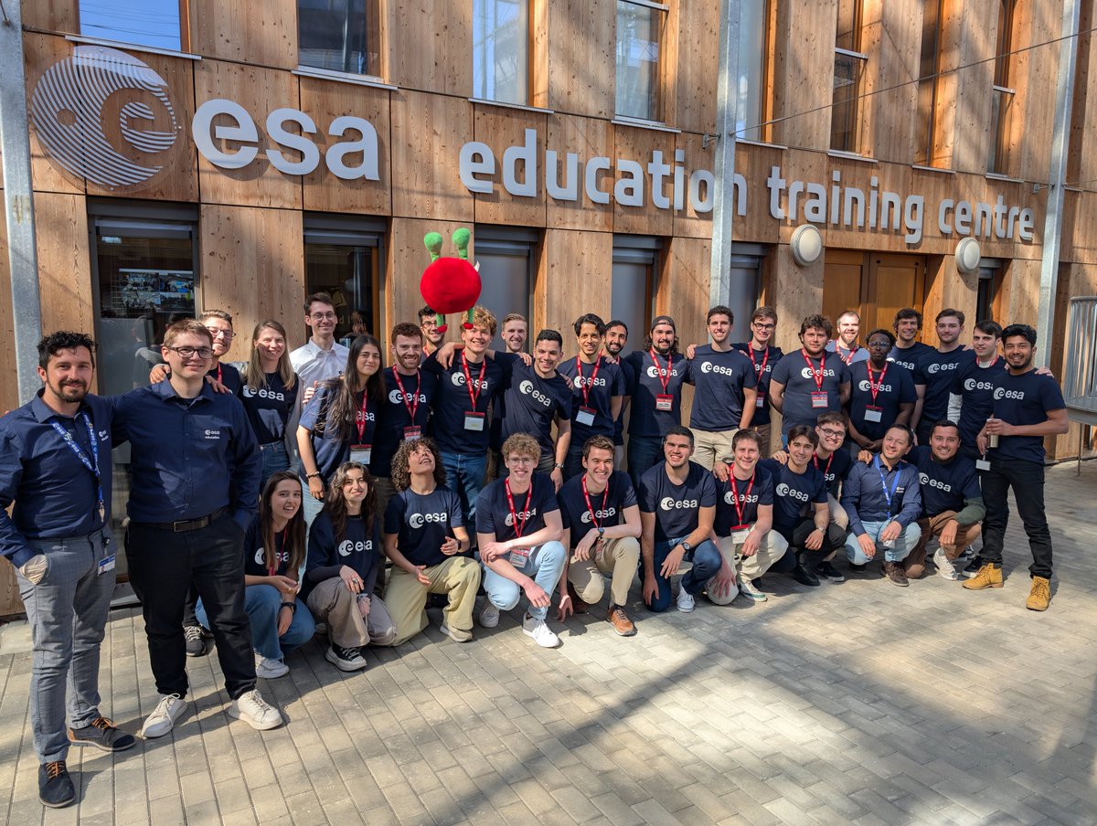 Paxi_ESAKids's tweet image. The ESA Academy Concurrent Engineering Challenge was a blast 🚀
116 students, 4 facilities, 1 comet sample return mission. ☄️🌍
The students designed their mission and collaborated like pros.
Real engineering and teamwork, all week long! 🧠🫱🏼🫲🏽
#ESAEducation #ConcurrentEngineering