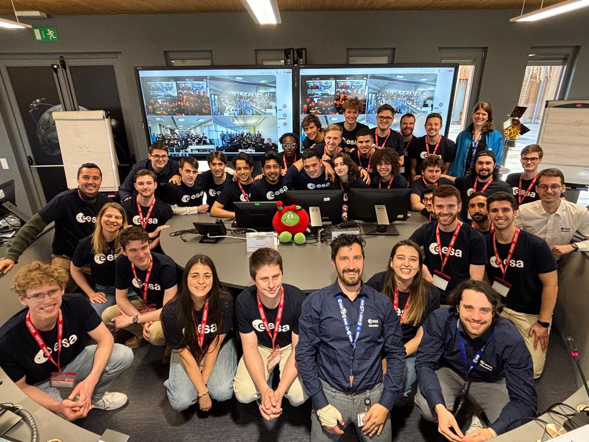 Paxi_ESAKids's tweet image. The ESA Academy Concurrent Engineering Challenge was a blast 🚀
116 students, 4 facilities, 1 comet sample return mission. ☄️🌍
The students designed their mission and collaborated like pros.
Real engineering and teamwork, all week long! 🧠🫱🏼🫲🏽
#ESAEducation #ConcurrentEngineering