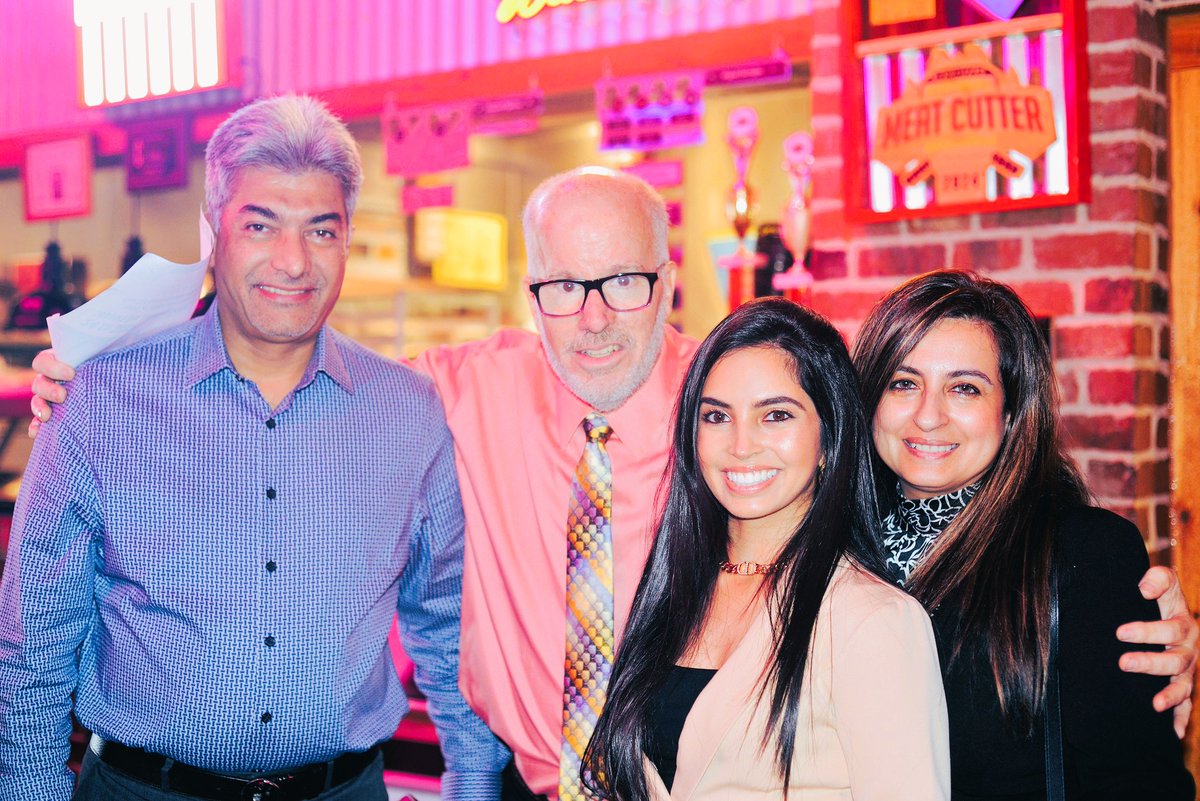 lvmichaelmadden's tweet photo. Lehigh Valley Elite Network Special Guests: Sakina Hudda and Dr. Susan Mattes Bostian demonstrating Low‑level Light Therapy, aka Photobiomodulation https://t.co/XWMOY9ART2 via @LinkedIn https://t.co/VTkhxJ47lm