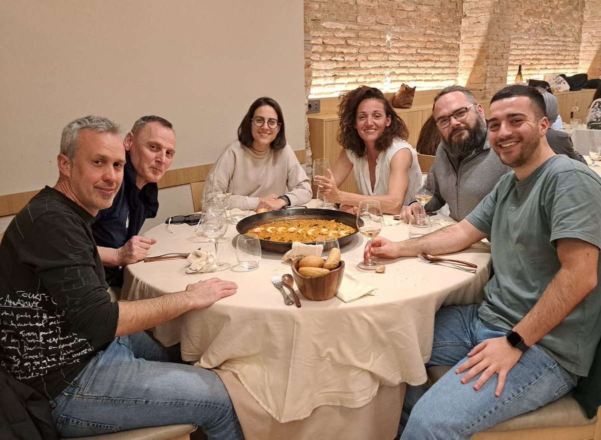 Jordi, el pesao, Filera, Laia antisistema, Bru y multiusos Pau.
Equipazo ❤🖤