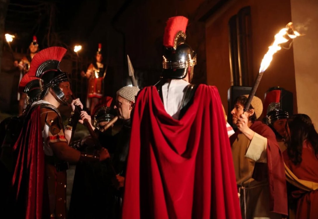 Sant Hilari celebra el Divendres Sant amb el tradicional Via Crucis Vivent youtu.be/zLJmBI2xIHI?si… vía <a href="/YouTube/">YouTube</a>