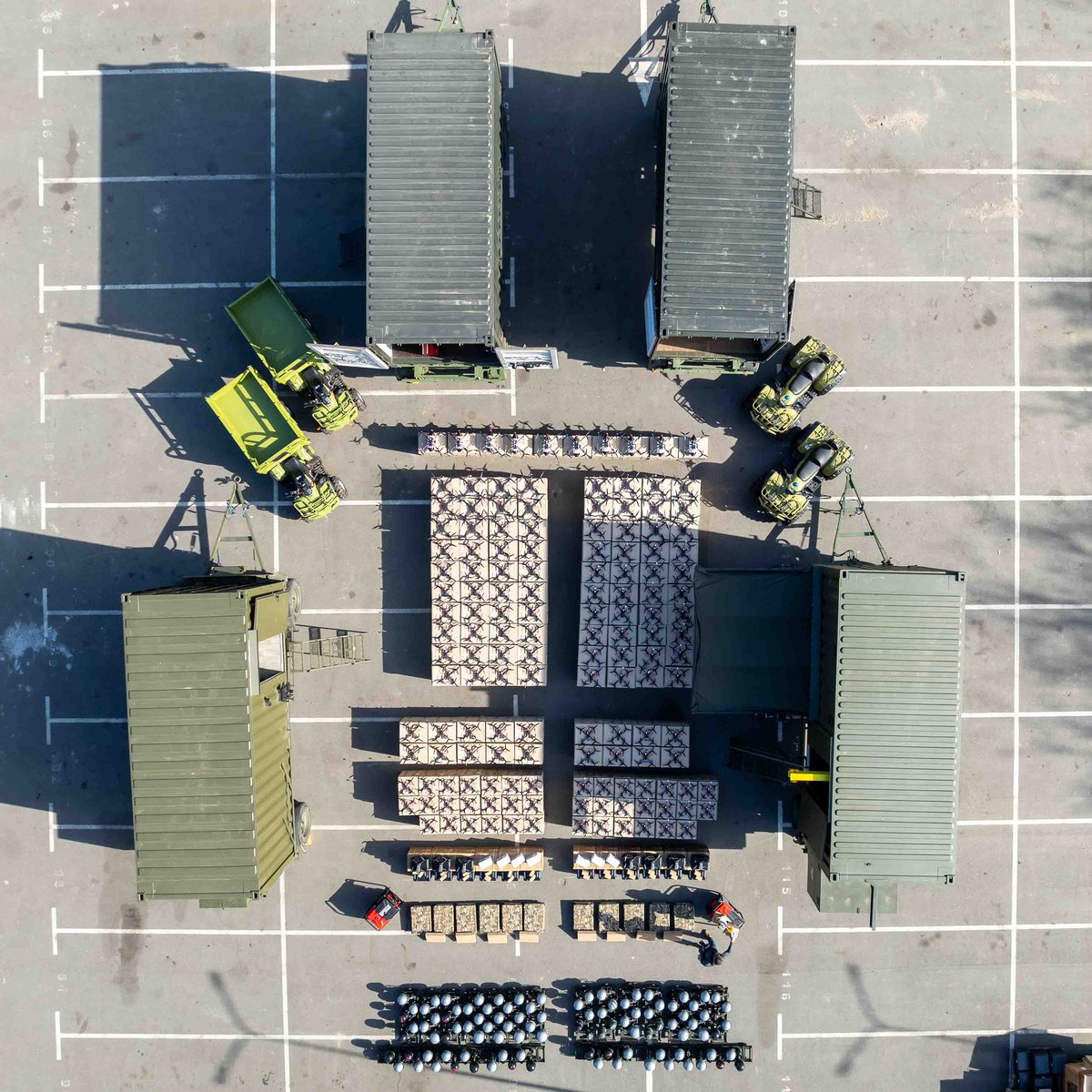 Ви вже знаєте… Санкції, що запровадив  проти мене Зеленський — ПРЕВЕНТИВНІ. Бо РНБО та президент вважають, що мої дії можуть «загрожувати національній безпеці» 😱 
 
Визнаю, все, що ви бачите на фото, справді загрожує національній безпеці, але російської федерації. Сьогодні