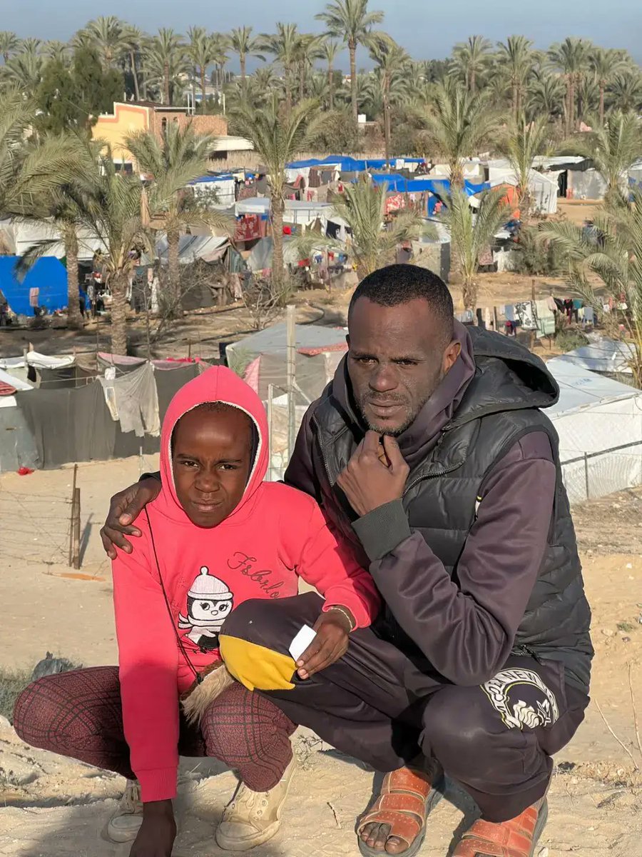 an_jmy40244's tweet photo. I BEG YOU 😔😔😔
PLEASE DON'T SKIP ME :((

My account has been restricted, 
So, my gfm doesn't appear to everyone! 
Please support my family gfm !!!!
by sharing and quoting and donating 💔🙏🏻🚨

Please, Leave a comment 🇵🇸 or https://t.co/Kzm8ki4y09 https://t.co/1c8dyyU0EW
