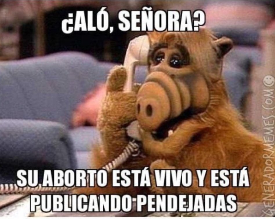 Ésta coprófaga descerebrada piensa que no va a llegar a ser un adulto mayor. "Viejos de mierda" ya me imagino como ha de tratar a sus padres o sus abuelos. Vergüenza ajena me da de ésta mujer. 
A los ancianos se los respeta pedazo de animal. 
A esta le pega este meme