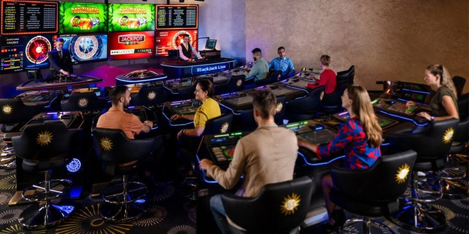 FocusLATAM's tweet image. Merkur Group y Spintec amplían su colaboración con la instalación de 125 puestos de ruleta en seis ubicaciones, incluyendo el casino más grande de Alemania. #MerkurGroup #Spintec #Colaboración
focusgn.com/latinoamerica/…