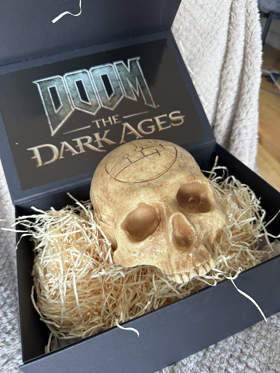 Stodeh (@stodehtv) on Twitter photo Started eating this skull from <a href="/Bethesda_UK/">Bethesda UK</a> only to find it was made ENTIRELY of chocolate π³
Cheers for the gift! Started eating this skull from <a href="/Bethesda_UK/">Bethesda UK</a> only to find it was made ENTIRELY of chocolate π³
Cheers for the gift!