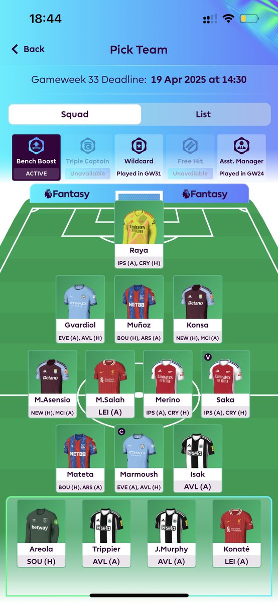 KingKnill's tweet photo. @FPL__Raptor 3 FT to Bench Boost 33 and FH34.
What transfers to do? 1m in the bank https://t.co/Dnyuy1vAgg