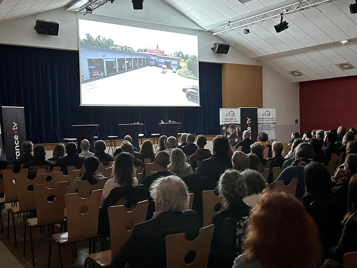 Sapeurs-pompiers de Saône-et-Loire (@sdis71) on Twitter photo #AVANTPREMIÈRE 📽 Projection du documentaire "Nos pompiers" de Virginie Saclier <a href="/F3Bourgogne/">France 3 Bourgogne</a> <a href="/ici_bourgogne/">ici Bourgogne</a> Les films du tambour de soie.
➡Un film sensible et éclairant tourné avec les sapeurs-pompiers de Louhans sur un enjeu majeur de <a href="/SecCivileFrance/">Sécurité Civile</a> : le volontariat. #AVANTPREMIÈRE 📽 Projection du documentaire "Nos pompiers" de Virginie Saclier <a href="/F3Bourgogne/">France 3 Bourgogne</a> <a href="/ici_bourgogne/">ici Bourgogne</a> Les films du tambour de soie.
➡Un film sensible et éclairant tourné avec les sapeurs-pompiers de Louhans sur un enjeu majeur de <a href="/SecCivileFrance/">Sécurité Civile</a> : le volontariat.