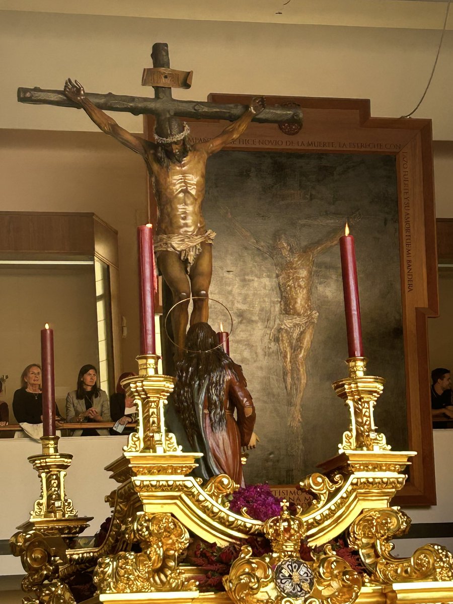 Ver a los legionarios en directo esta mañana ha sido brutal! 😍

Pero estar dentro de la Hermandad y tener al Cristo de la Buena Muerte a sólo unos metros, realmente impresiona.

Éste es el país que yo quiero. Viva España!! 🇪🇸❤️