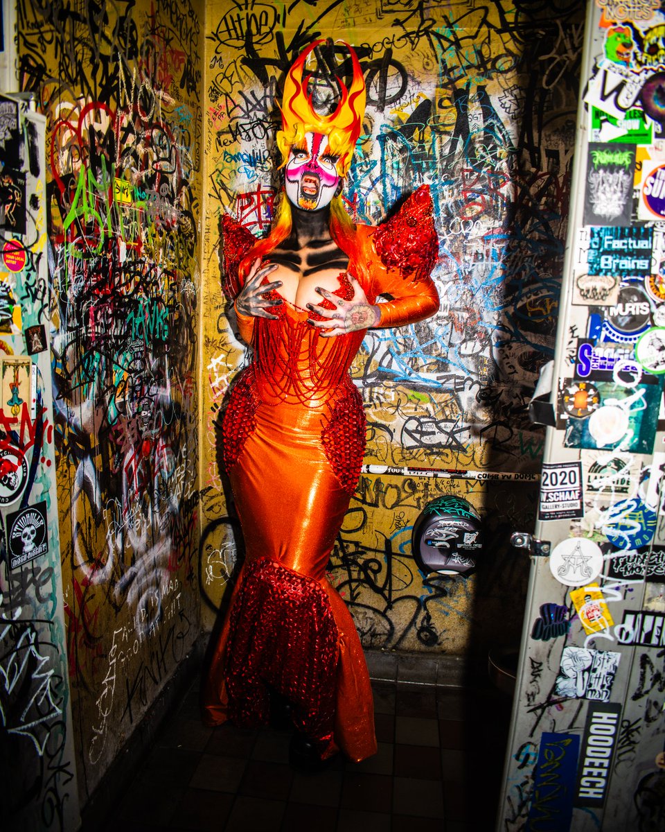 AsiaConsent's tweet image. Had so much fun at Glam Gore in Cleveland, was Hella looking forward to getting these nasty pics no shade 🤭🔥 #dragula