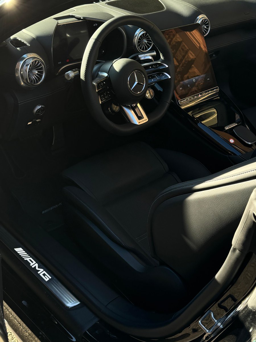 FlagshipMC's tweet image. I'll drive 😀 #SL63 #AMG