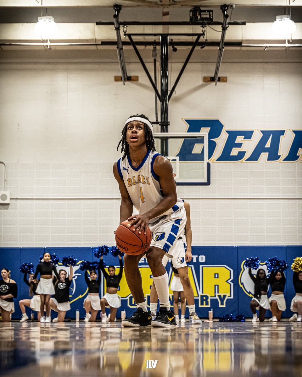 Sa2uelValentine's tweet photo. Coach’s Check out some of my Junior Highlights!! 
PPG 10.5
Assist 3.2
Rebounds 2.3 
GPA 4.0 Academic Excellence 
Contact:Sa2uelvalentine@gmail.com
5024927029
@1stClassRecruit @KevinMoses38 @KY_PrepReport @WWFE_RCT @smcHoops_ @KevinMoses38 @NextUpRecruits @KY_PrepReport https://t.co/ahWTFXpo3X