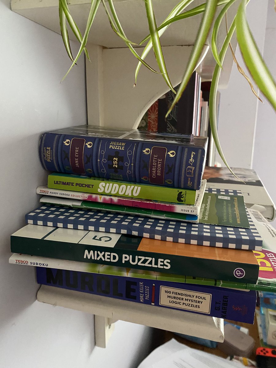 geekyloveofbook's tweet photo. Had some good news today so I’ve spent a bit of time sorting out my books (the ones I’ve been able to bring), my puzzle books and listening to an episode of True Crime and Cocktails #goodnews #newjob #books #podcast #truecrimeandcocktails #organising #timetomyself https://t.co/VcohjwoyMD