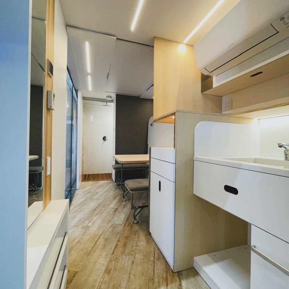 HausMicro's tweet photo. Where the most advanced tiny homes are made

#microhaus #prefabhomes #modular #innovation #adu #construction #hausme https://t.co/Pxi0q6jgR8