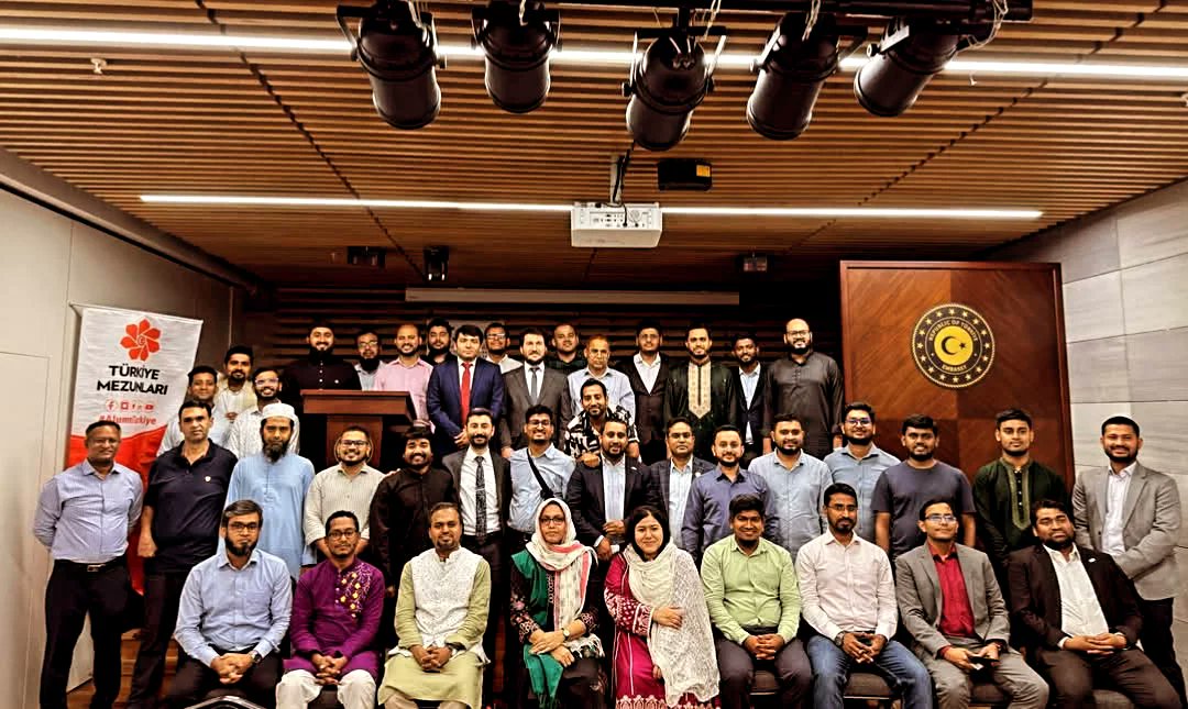 ovijet's tweet photo. Türkiye Mezunları Buluşması 2025 🇧🇩🇹🇷
Teşekkürler @TurkiyeBurslari &amp; @alumniturkiye ❤

#turkiyemezunları 
#buluşması 
#turkish_alumni 
#gettogether https://t.co/uEZDmc23yR