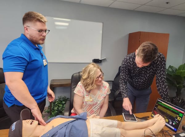 SouthernKYAHEC's tweet photo. Today, the AHEC staff dove into some hands-on learning with our brand-new SimJr! https://t.co/8VTlVq9Yrb