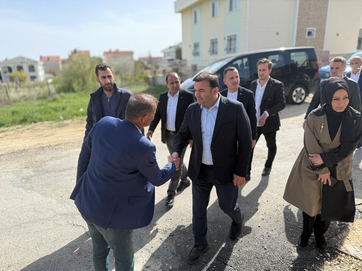 mahmuttyusuf's tweet photo. Kamiloba Mahallemiz sakinlerinden, 
Sayın Sefer Sancar Barlas için taziye ziyaretinde bulunduk.

Merhuma Allah’tan rahmet, ailesine ve yakınlarına sabır ve başsağlığı diliyorum. https://t.co/TFhV4yXQrI