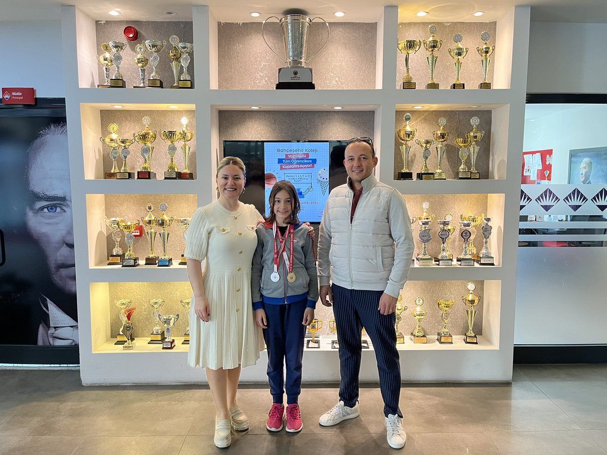 23 Nisan Ulusal Egemenlik ve Çocuk Bayramı İl Spor etkinlikleri kapsamında düzenlenen yüzme müsabakasında öğrencimiz Merve Erden 200m karışık İl 1.si,100m Serbest branşta İl 2.si olmuştur.Öğrencimizi tebrik eder başarılarının devamını dileriz