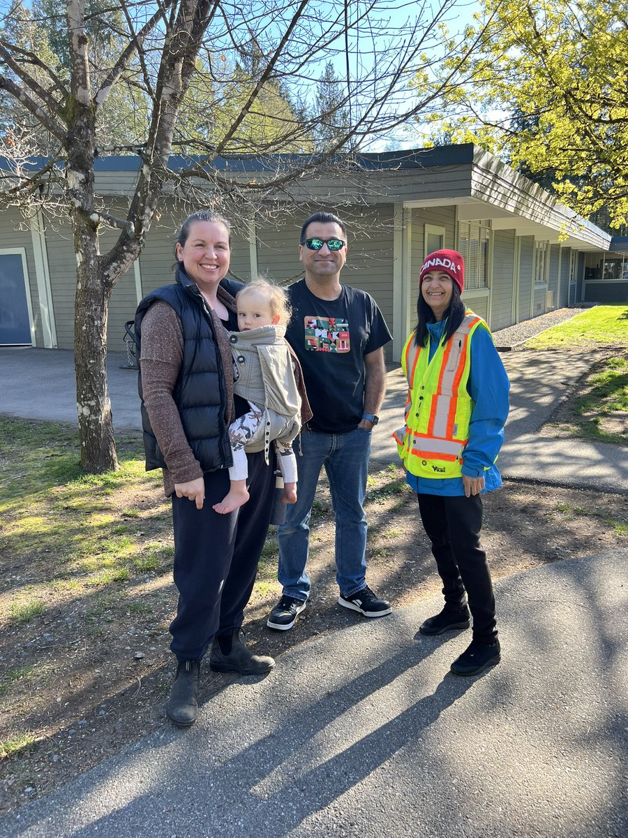 We were at <a href="/BlueridgeSD44/">Blueridge Elementary</a> for a “surprise” safety blitz! TY Principal Bridget, VP Courtenay &amp; BPAC for supporting our team today - DNV Bylaws, <a href="/nvanrcmp/">North Vancouver RCMP</a> Traffic Team, <a href="/nsscbc/">NS Safety Council</a> &amp; Community Police! Please slow down in school zones - speed limit is 30km/hr from 8 to 5pm 🚸📵🚶🏼‍♀️🚴🛴🚎