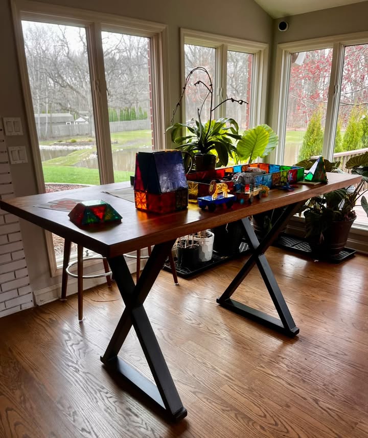HandmadeTables's tweet image. This is the kind of message that makes us smile.

"Three kids later the table going strong and the height is perfect for keeping Magnatile creations safe from the littlest ones. 😂"

Thanks Stephanie R.!
#crafttable #bartable #maganatiles #familyfurniture #durablefurniture