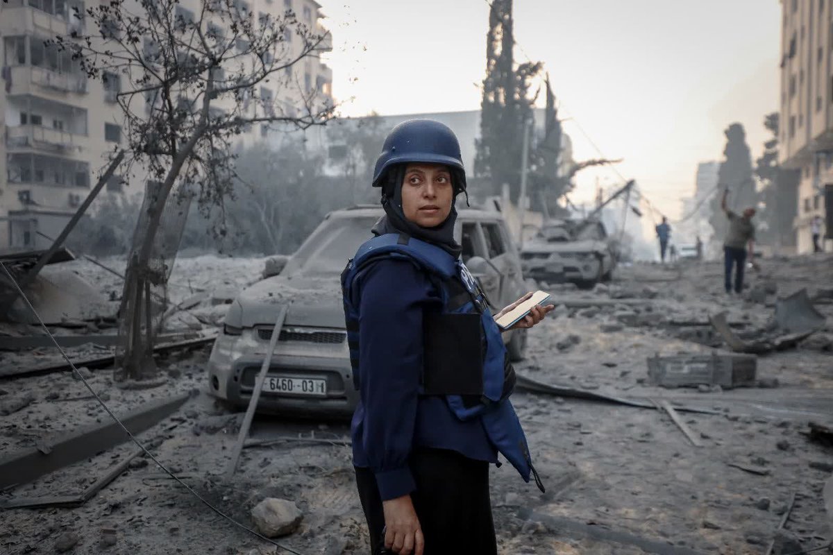 kalsang_jigme's tweet image. So moved to see Samar Abu Elouf’s powerful portrait of young Mahmoud Ajjour named World Press Photo of the Year 2025. A heartbreaking yet dignified image that captures both pain and resilience. Congratulations, @samarabuelouf your work speaks volumes when words fall short.