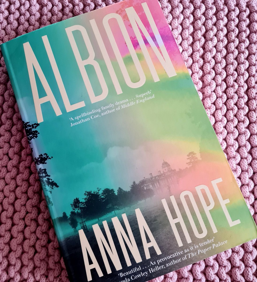 Alatarielle2's tweet photo. What a nice pre-Easter surprise!😍🤩 💃
#Albion #AnnaHope
#DaysOfLight #MeganHunter https://t.co/aZnc3SmBZY