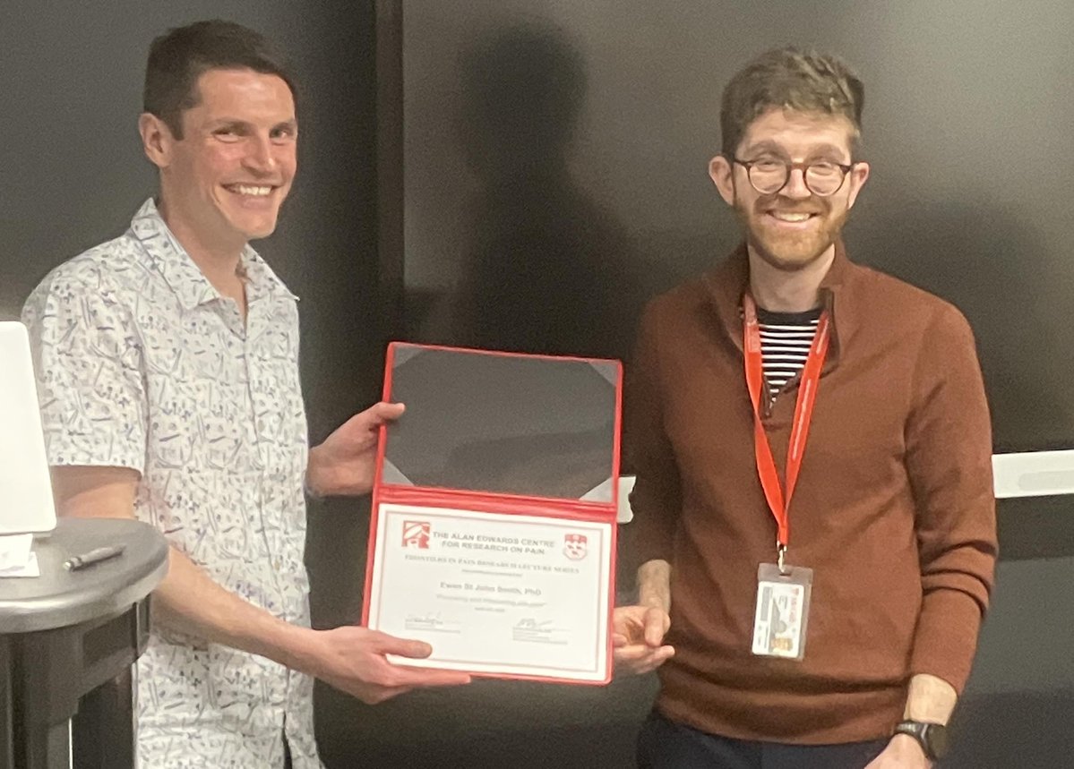 Alan Edwards Centre for Research on Pain (@aecrpain) on Twitter photo Many thanks to <a href="/psalmotoxin/">Ewan St. John Smith</a> for his talk last night.
Too bad there weren't any naked mole rats on show! Many thanks to <a href="/psalmotoxin/">Ewan St. John Smith</a> for his talk last night.
Too bad there weren't any naked mole rats on show!