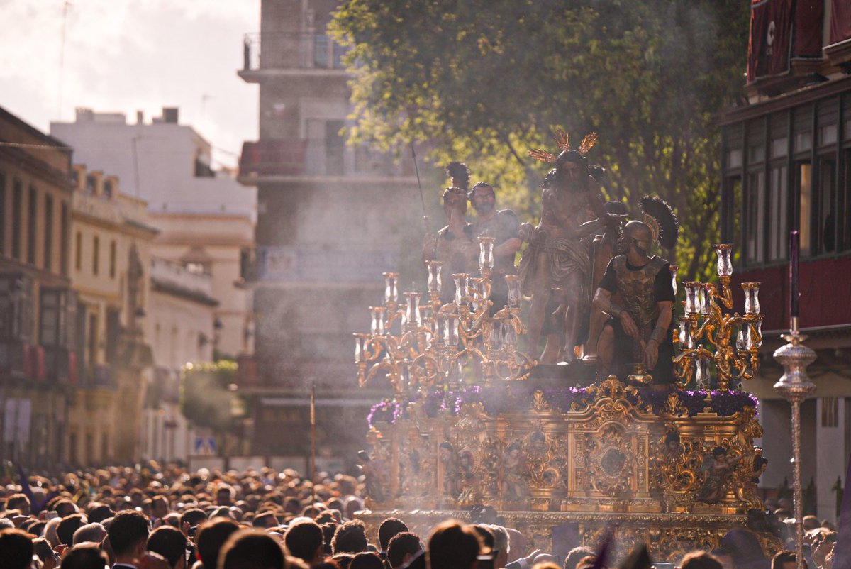 Las cigarreras en Campana
.
#SSantaSevilla25 <a href="/lascigarreras/">Las Cigarreras</a>