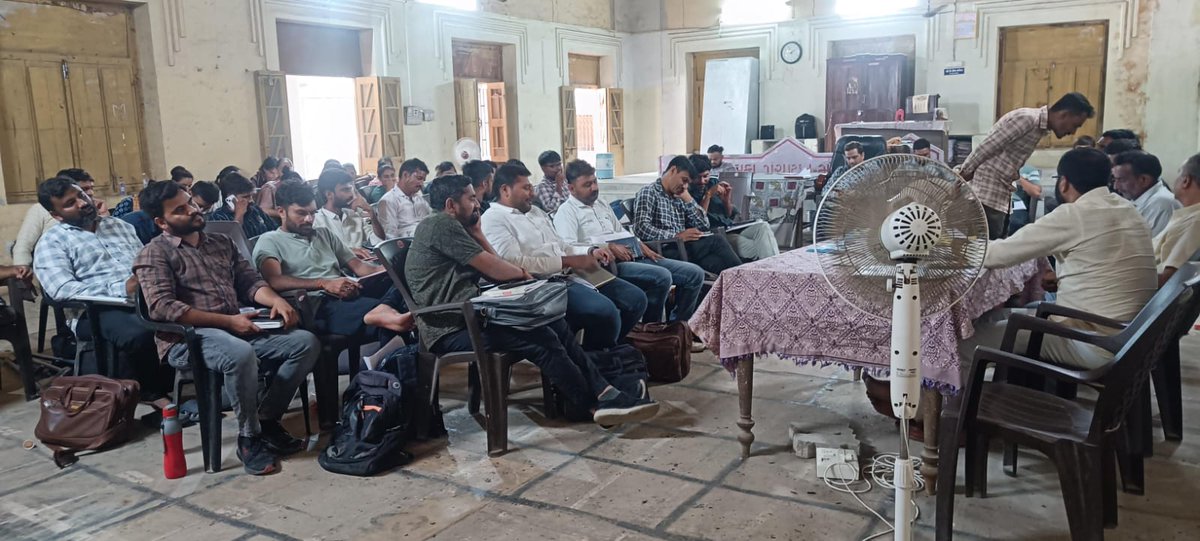 આજરોજ માન. મામલતદાર સાહેબ તેમજ માન. તાલુકા વિકાસ અધિકારી સાહેબ દ્વારા તલાટી મીટીંગ યોજી તાલુકાની વિવિધ યોજનાઓ અને મુદ્દાઓ પર ચર્ચા કરી રીવ્યુ લેવામાં આવ્યા. <a href="/collectorjunag/">Collector Junagadh</a> <a href="/DdoJunagadh/">DDO Junagadh</a> <a href="/esdmkeshod/">ASSISTANT COLLECTOR & SDM KESHOD</a> <a href="/DrdaJun1/">Sbmg Junagadh</a> <a href="/DyddoPan/">Dy DDO (Panchayat) JUNAGADH</a> <a href="/DPJUNAGADH/">Meera Sompura , Deputy Collector , Stamp Duty</a> <a href="/InfoJunagadhGoG/">Info Junagadh GoG</a>