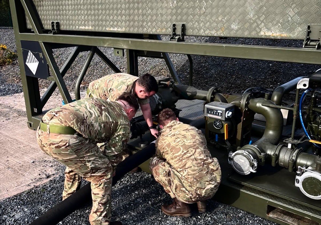 152RegimentRLC's tweet photo. Petroleum Operators โฝ๏ธ
The backbone to the British Army๐ช๐ป
Dry training exercises enable our #PetOps to maintain a high standard when being deployed overseas โ๏ธ
Just another role you can do in 152 RLC ๐คฉ https://t.co/9JmWfBSWdG