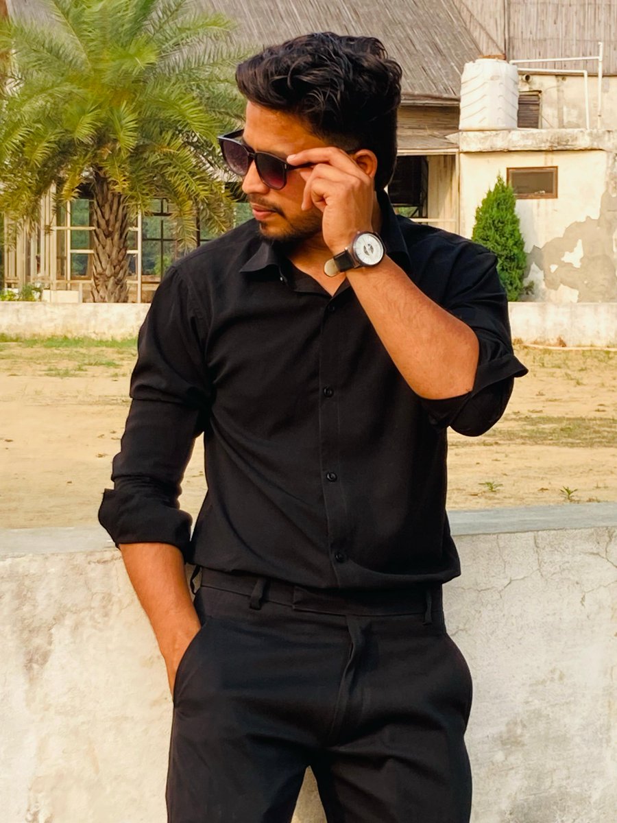 xuhail05's tweet photo. #handsome #suhail #feel https://t.co/q1ILBhdVYX