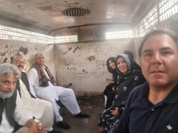 پاکستان کہانی

میری اگلی نسلوں کے لیئے

#ForwardedAsReceived