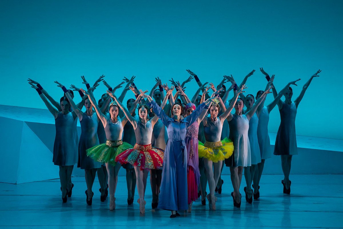 FreelancersMake's tweet photo. An increasing number of women are taking up shared artistic director and CEO positions among publicly-funded dance organisations but remain underrepresented in the top roles at the highest-funded organisations.

👉 https://t.co/EAh4NGwi8i https://t.co/l2to80yjKw