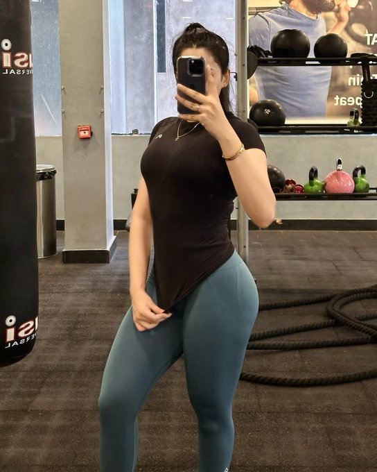 GowUTd_WMAAthQ3?format=jpg&name=small